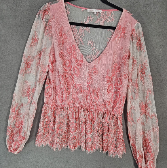 willow & root Tops - Willow & Root Womens XL Coquette Vneck Shirt Pink Lace Long Sleeve Ruched Waist